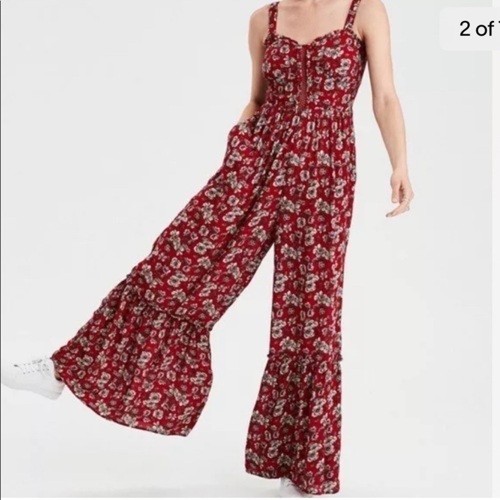 American Eagle Red Floral Wide Leg Jumpsuit Sweetheart Neck Padded Womens Size 4